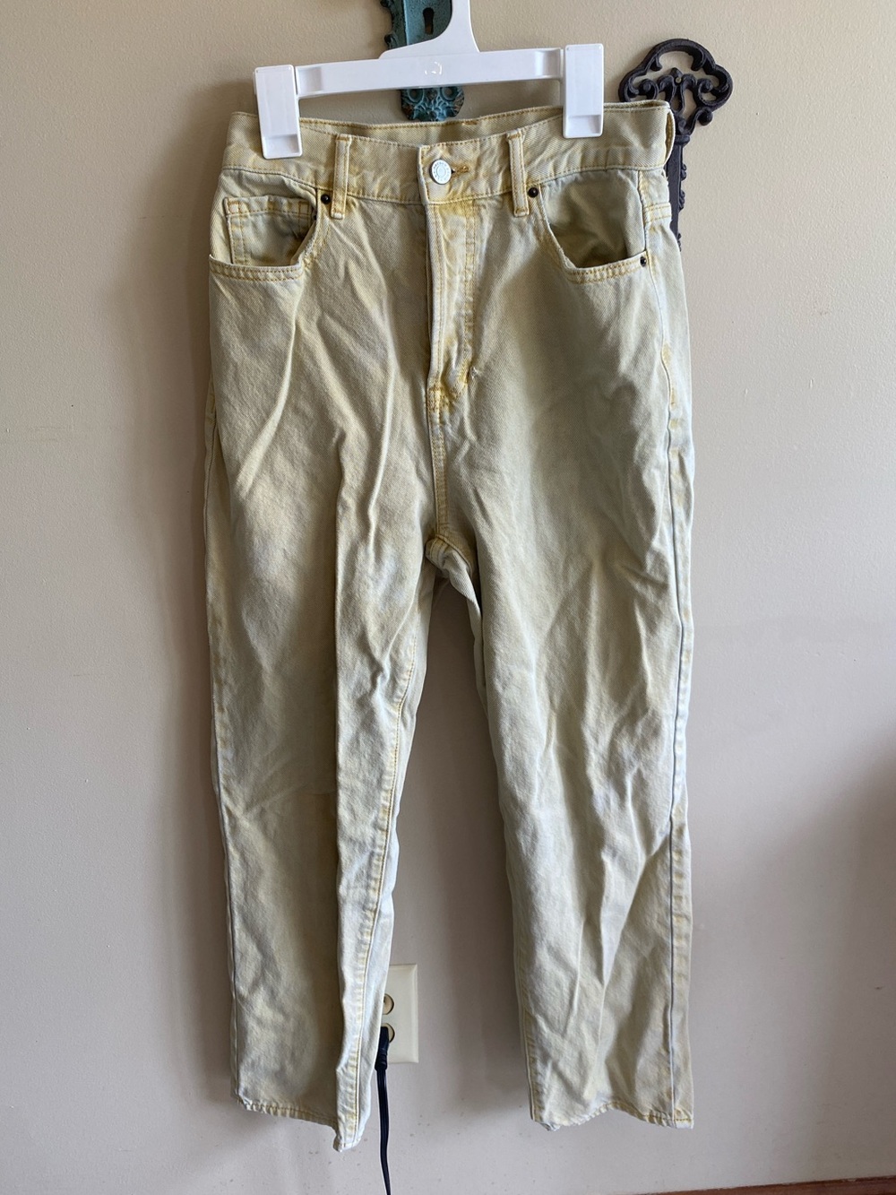 PacSun Straight Leg Pants in Pale Yellow